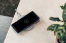 Moshi Otto Q Wireless Charging Pad - Bezprzewodowa ładowarka indukcyjna Qi do iPhone i Android (Nordic Grey) - zdjęcie 14