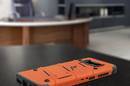 Zizo Bolt Cover - Pancerne etui Samsung Galaxy S8 ze szkłem 9H na ekran + podstawka & uchwyt do paska (Orange/Black) - zdjęcie 10