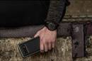 X-Doria Defense Lux - Etui aluminiowe Samsung Galaxy S10 (Drop test 3m) (Black Carbon Fiber) - zdjęcie 9