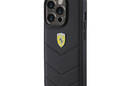 Ferrari Quilted Metal Logo - Etui iPhone 15 Pro (czarny) - zdjęcie 2