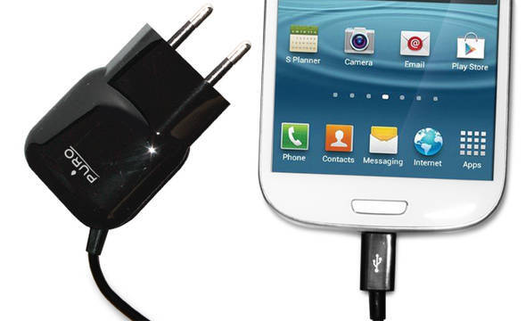 PURO Mini Travel Charger - Przenośna ładowarka sieciowa z kablem Micro USB (czarny) - zdjęcie 4