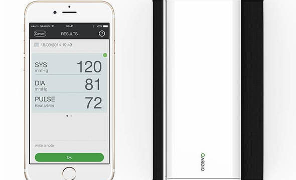 QardioArm Smart Blood Pressure Monitor - Ciśnieniomierz z funkcją wykrywania arytmii serca dla iOS i Android (Arctic White) - zdjęcie 5