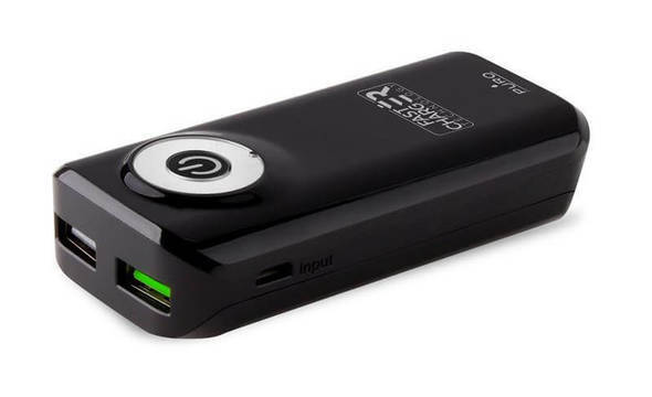 PURO Universal External Fast Charger Battery - Uniwersalny Power Bank 5200 mAh, 2 x USB, 2.4 A (czarny) - zdjęcie 4