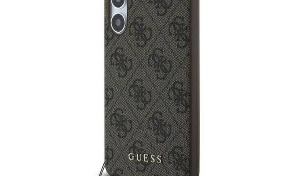 Guess 4G Charms Collection - Etui Samsung Galaxy S24 FE (brazowy) - zdjęcie 1